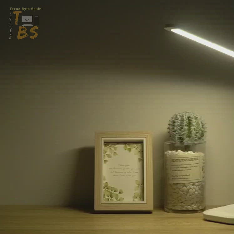 Lámpara de escritorio LED con carga inalámbrica Flux's - Tecno Byte Spain