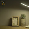 Cargar y reproducir el video en el visor de la galería, Lámpara de escritorio LED con carga inalámbrica Flux&#39;s - Tecno Byte Spain